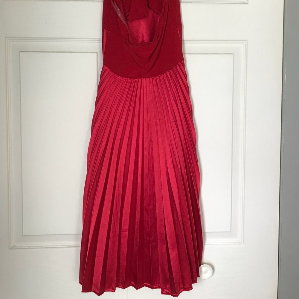 Red Dress - Picture 2 of 2